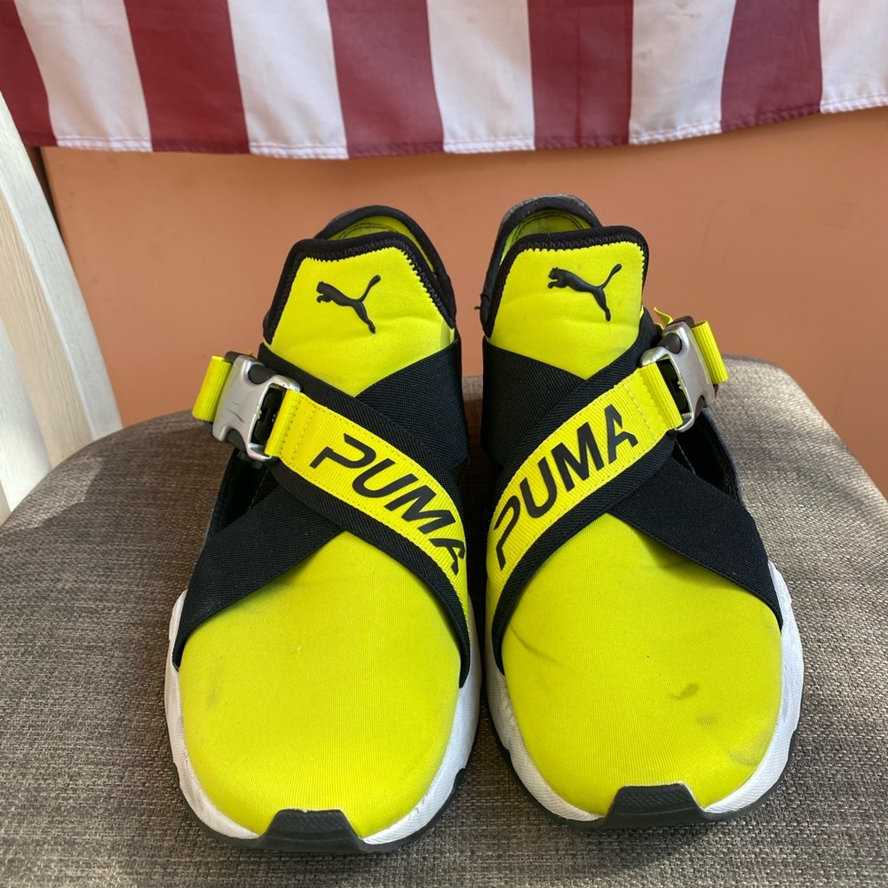 Training shoes puma woman